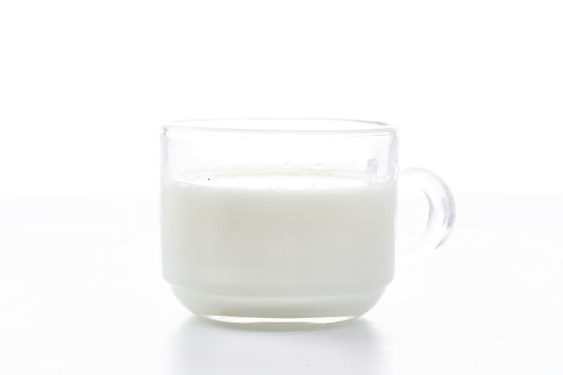 一杯醇香无比的新鲜牛奶