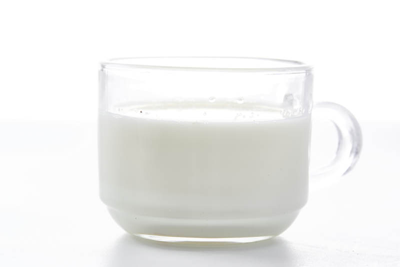 一杯醇香无比的新鲜牛奶