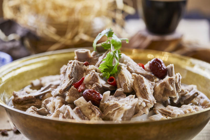 铜锅清水炖羊排