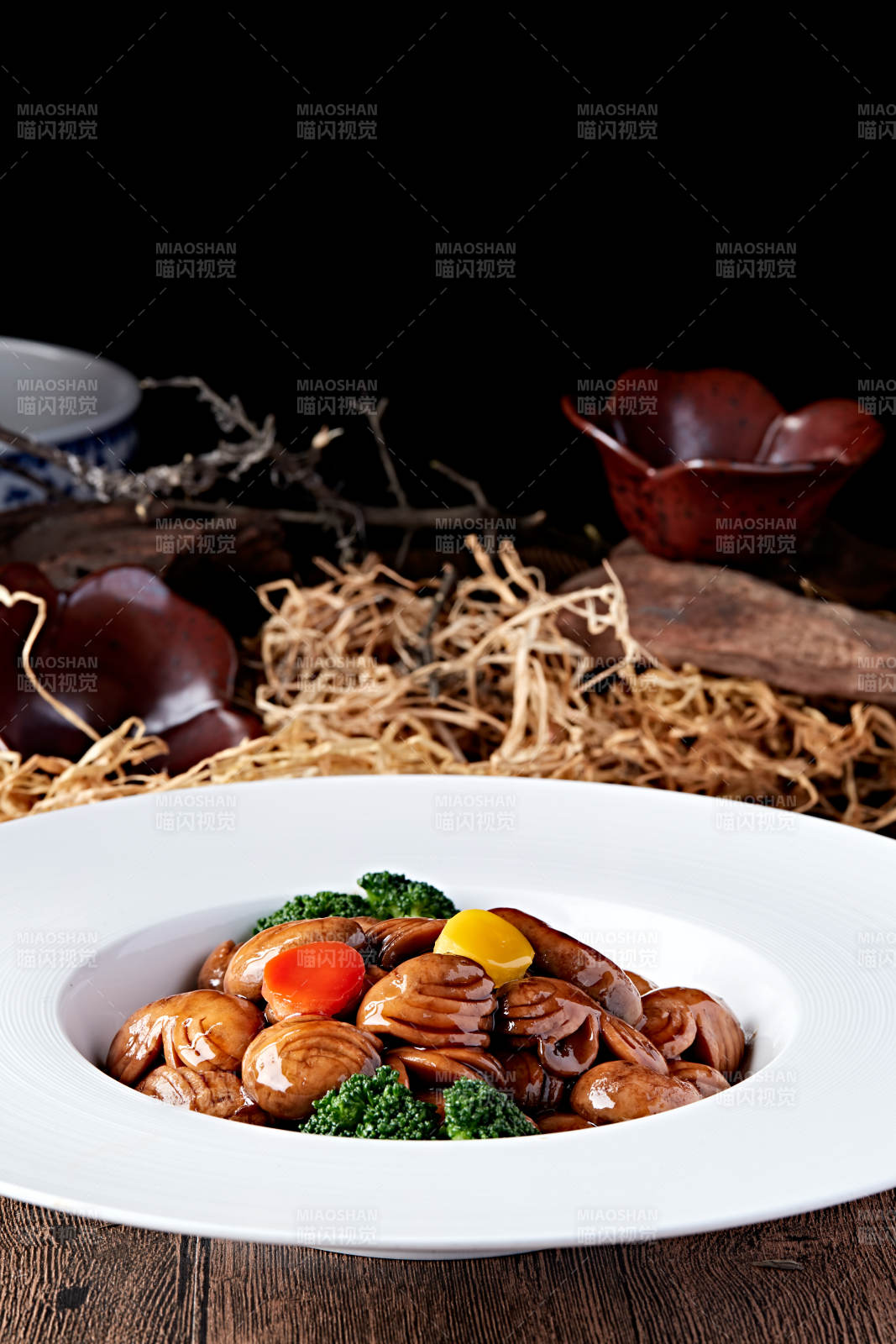 彩椒西藍花紅燒塞外白口蘑