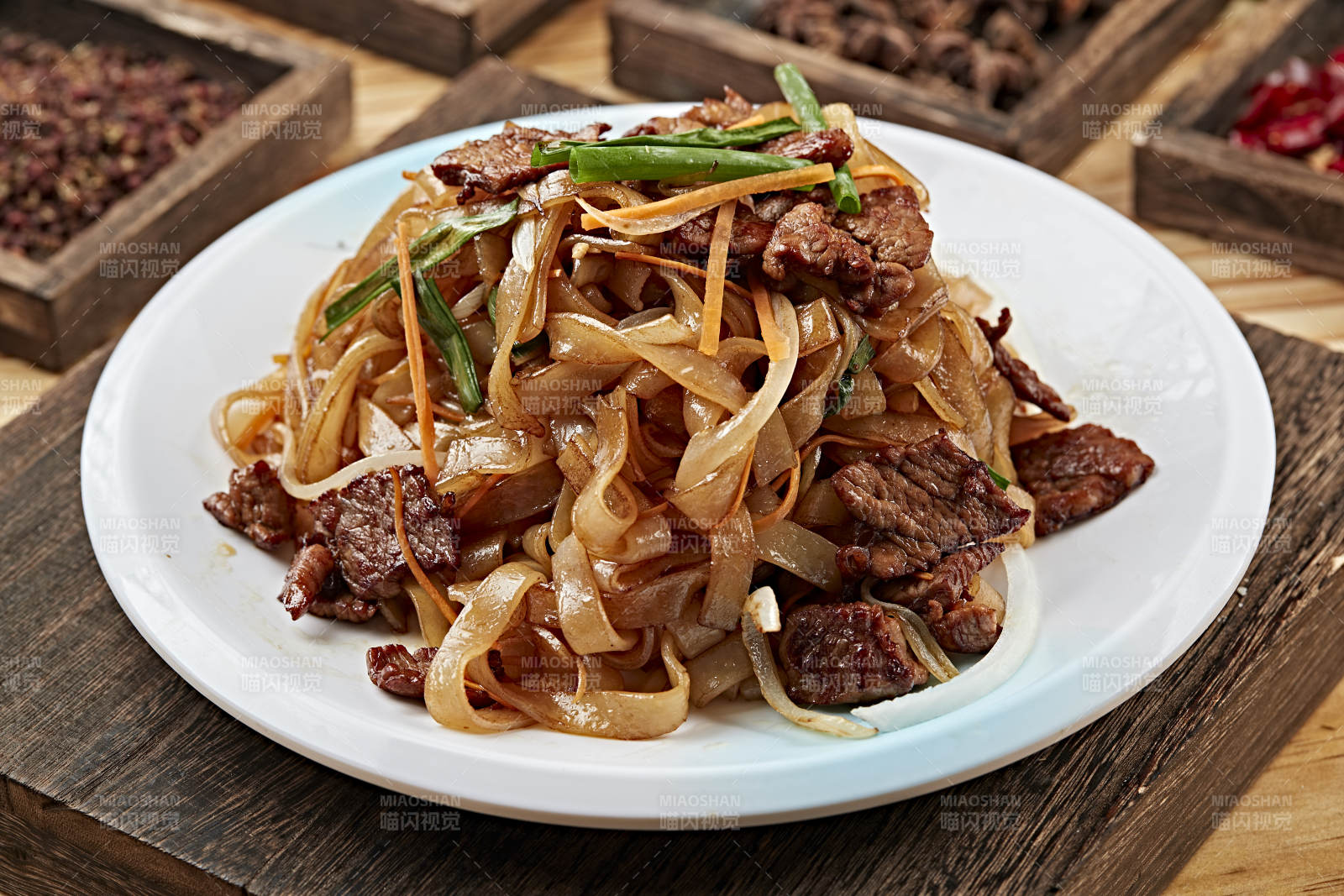 港式茶餐干炒牛河