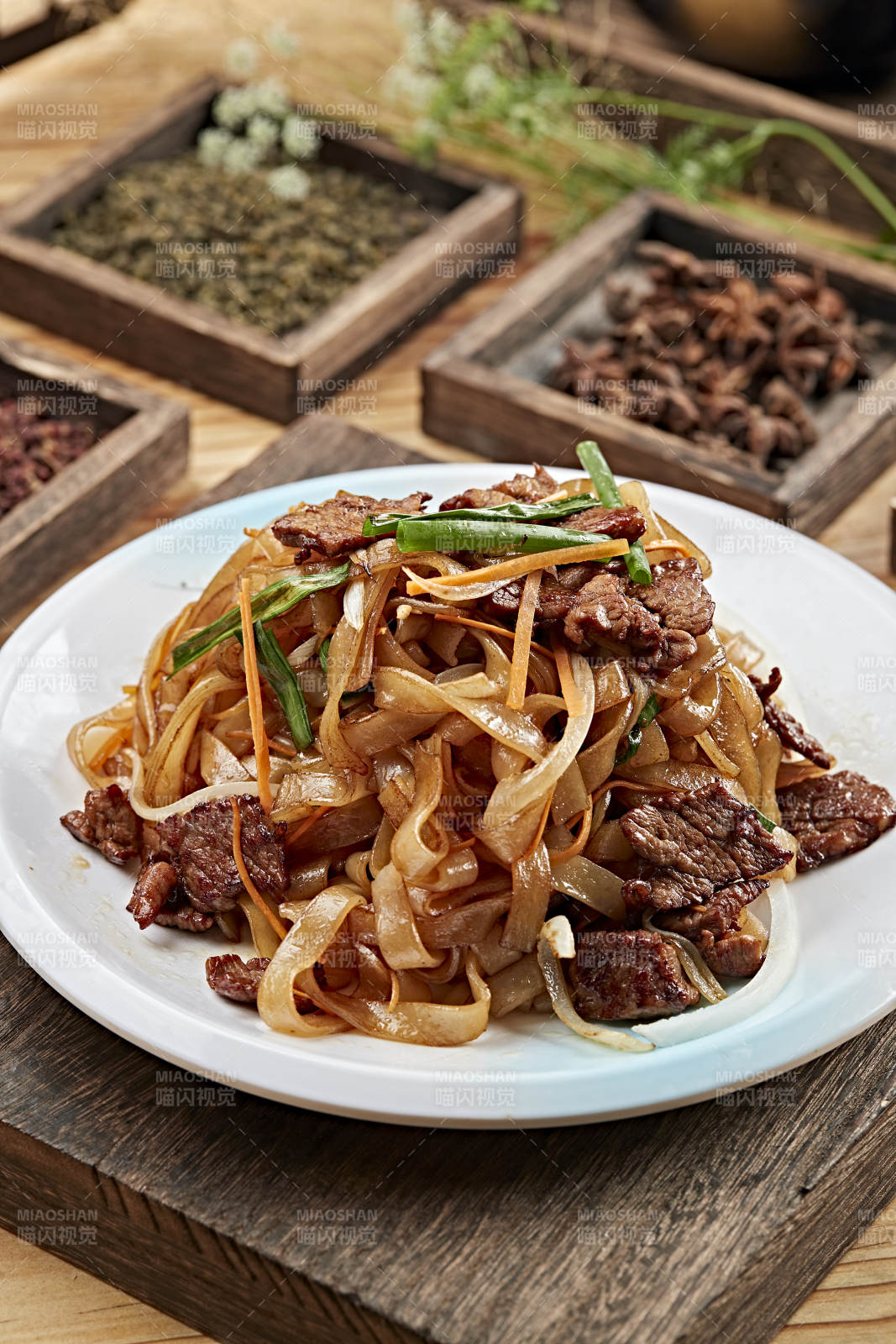 港式茶餐干炒牛河