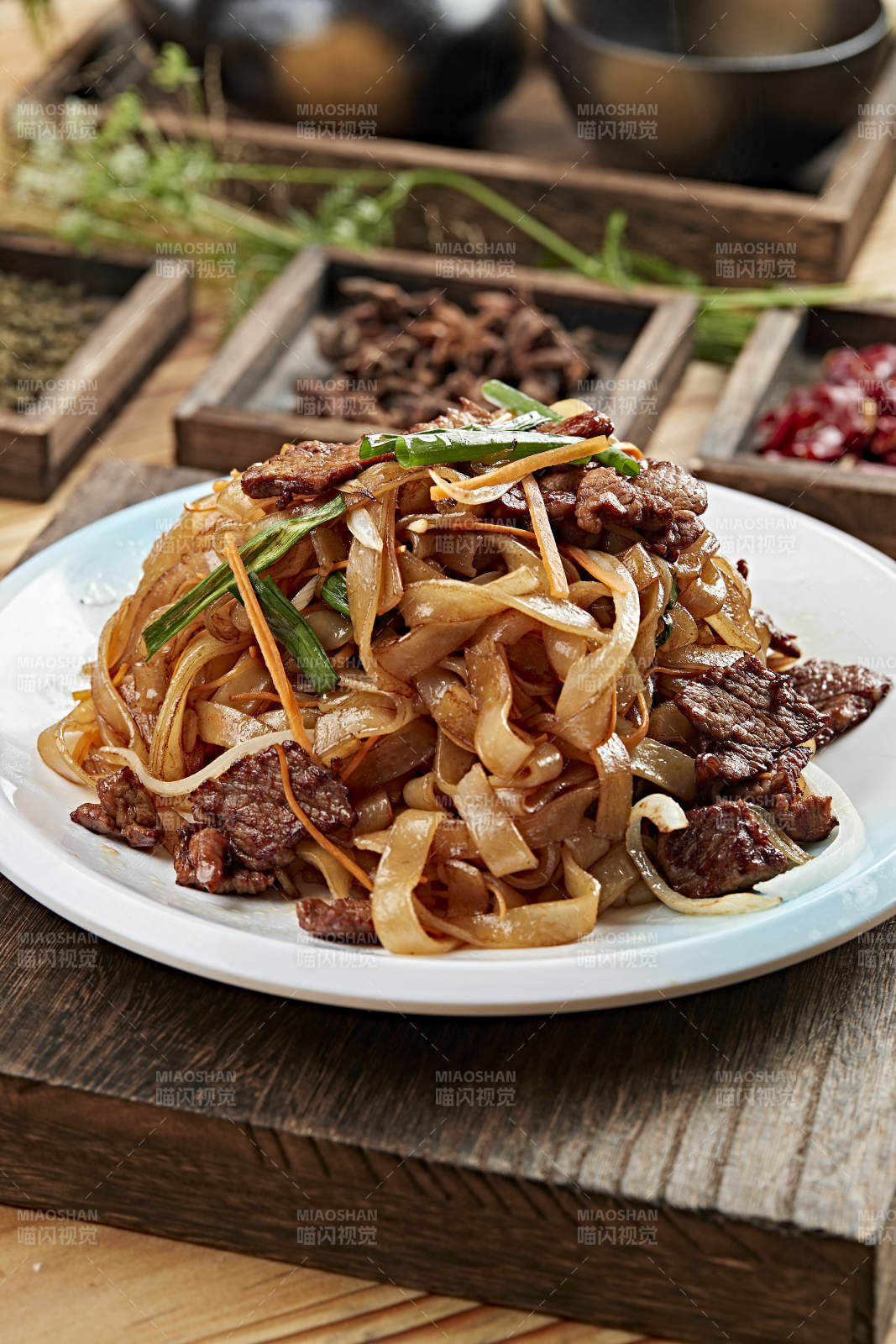 港式茶餐干炒牛河