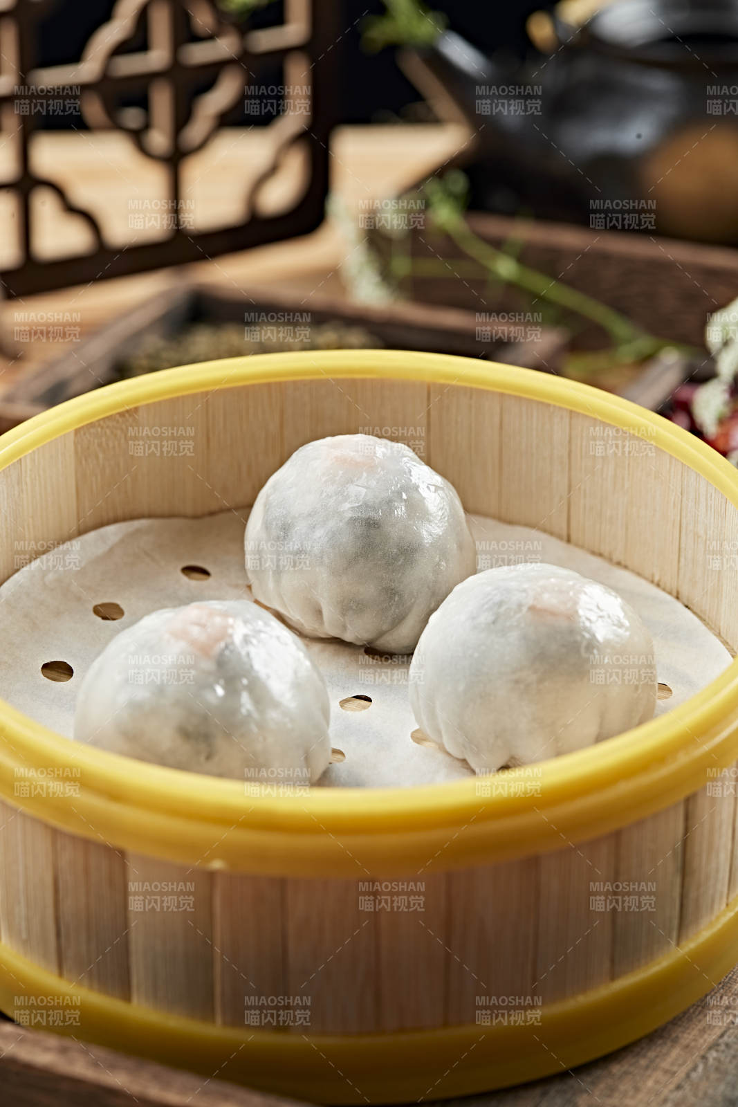 港式茶餐冰皮水晶雪菜豬肉包