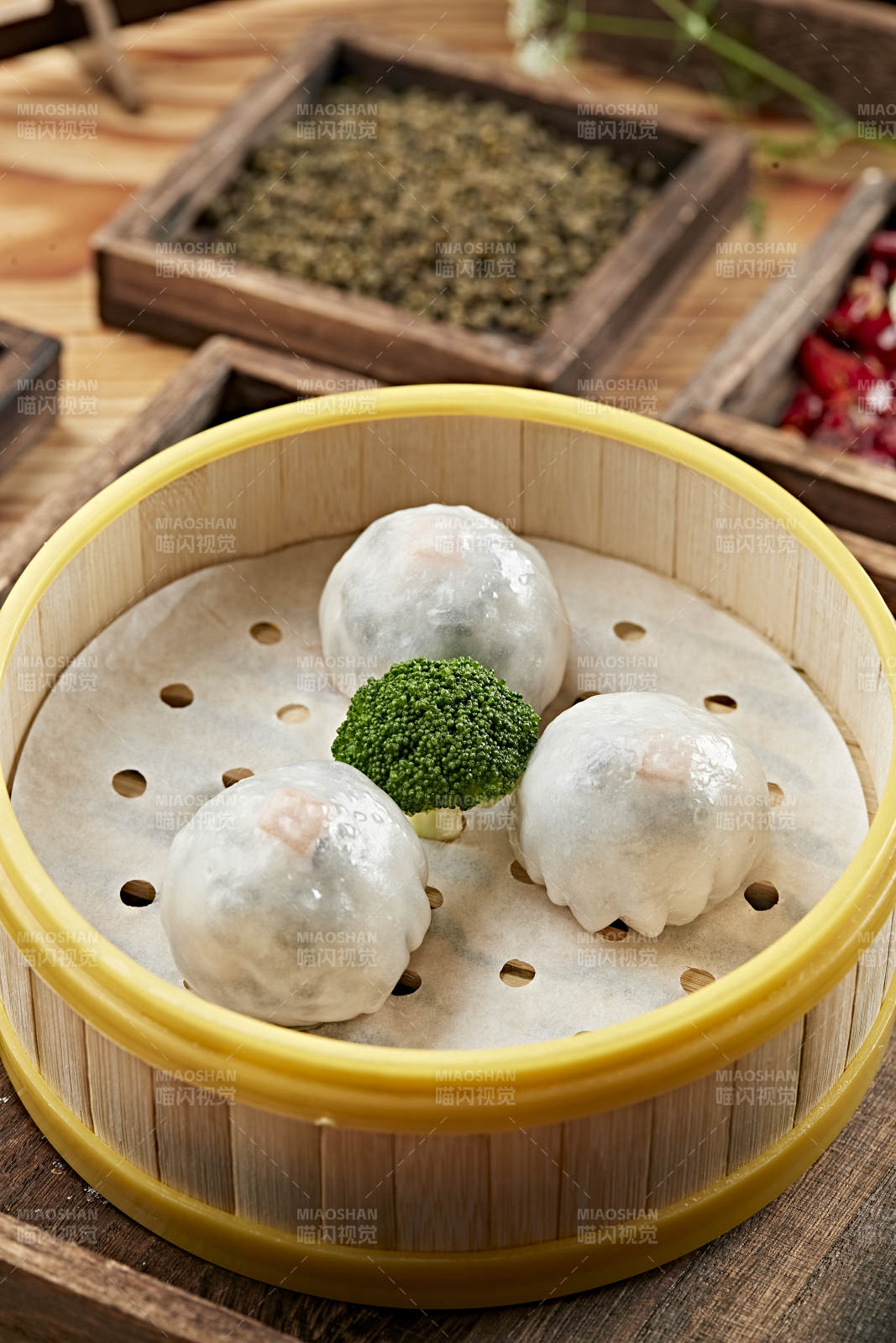 港式茶餐冰皮水晶雪菜豬肉包