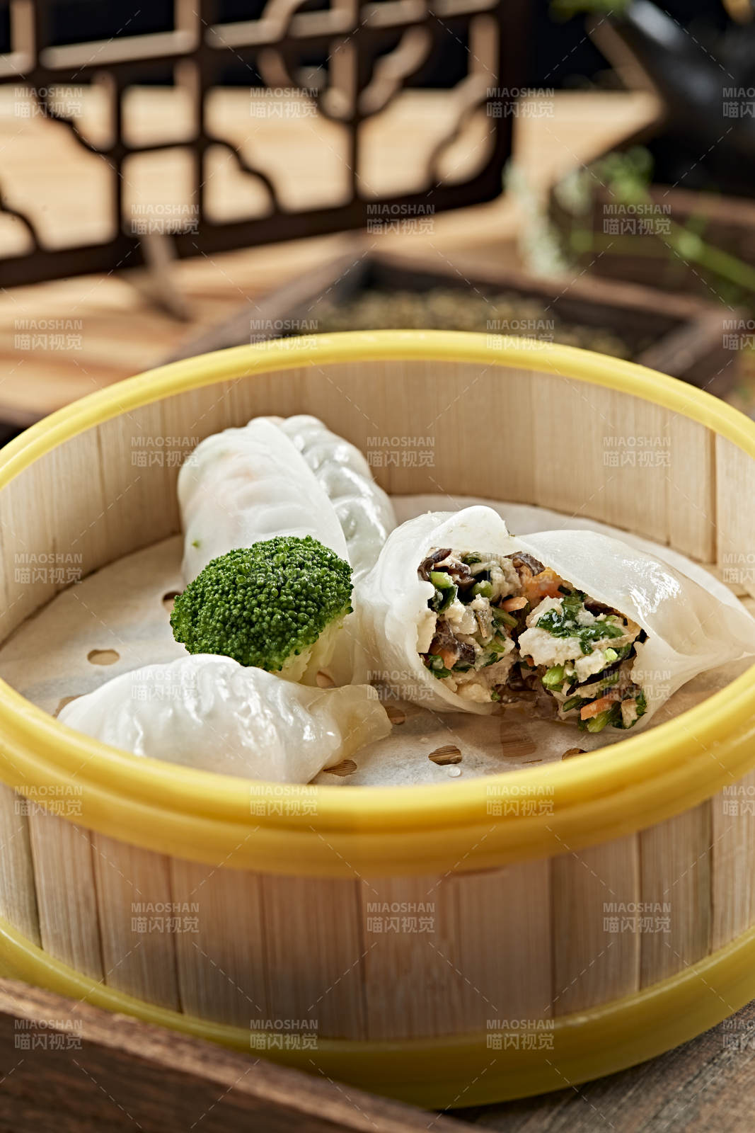 港式茶餐冰皮水晶什錦蒸餃