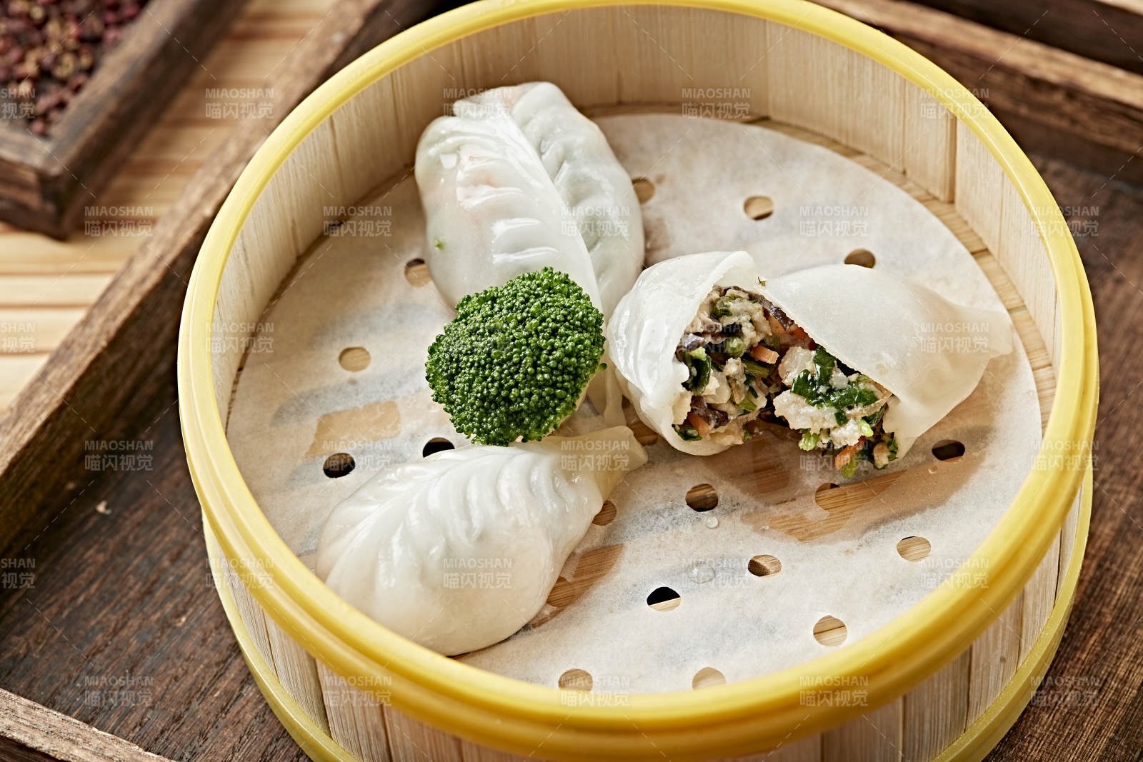 港式茶餐冰皮水晶什錦蒸餃