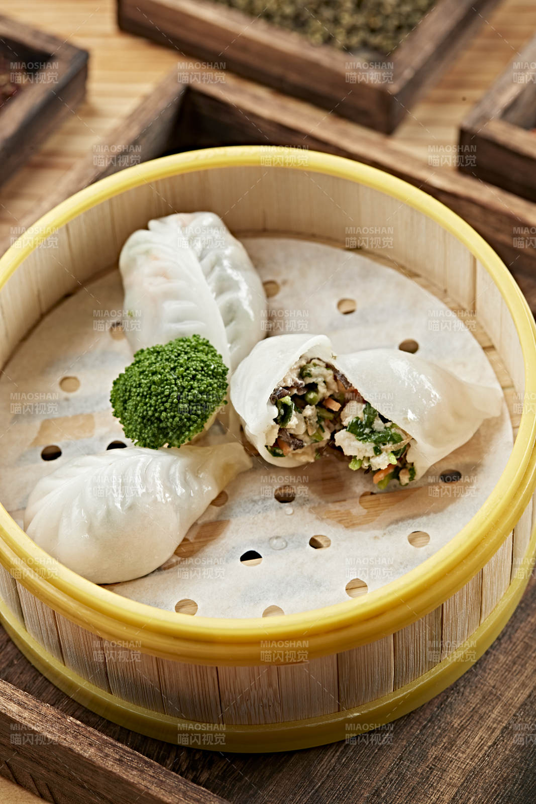 港式茶餐冰皮水晶什錦蒸餃