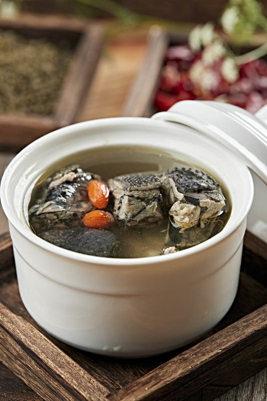 港式茶餐滋补乌鸡汤