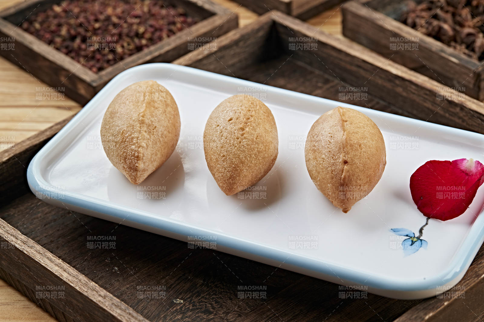 港式茶餐油炸酥皮醬肉包