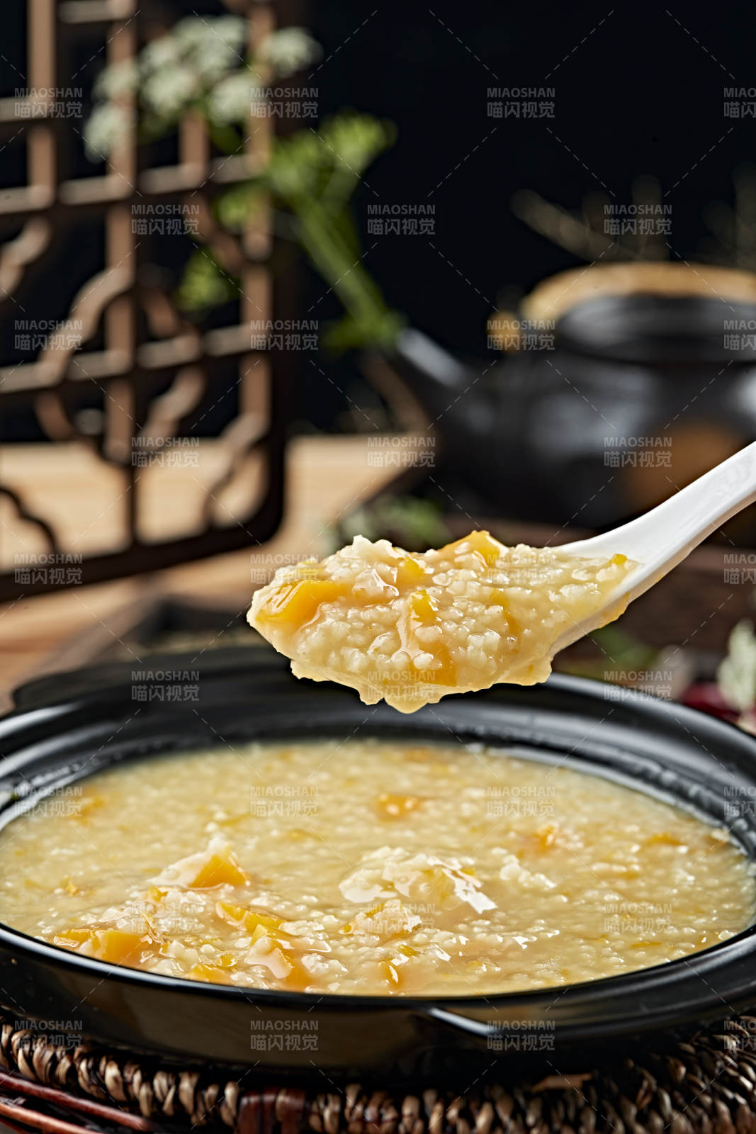 港式茶餐砂锅南瓜金米粥