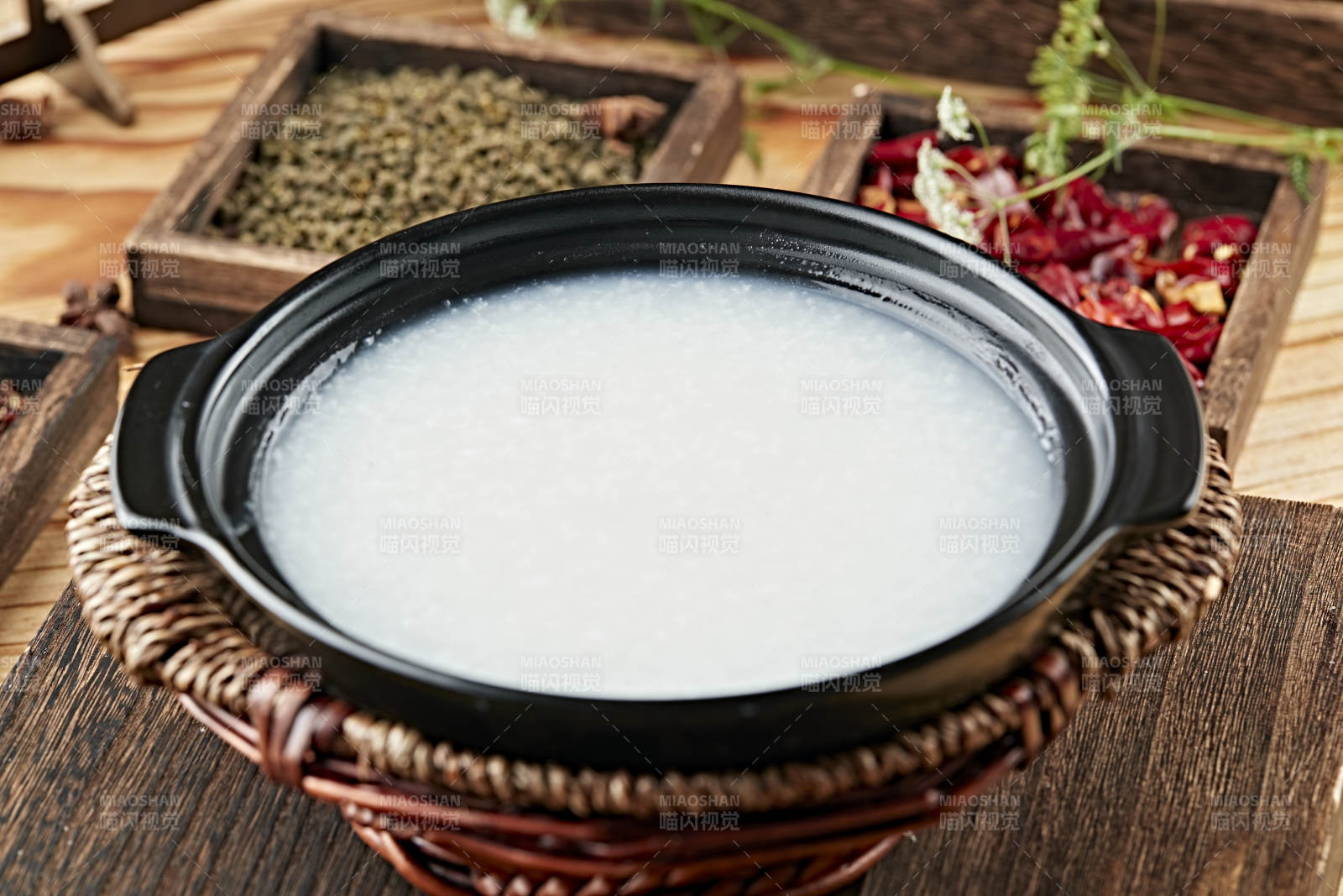 港式茶餐砂鍋白米粥