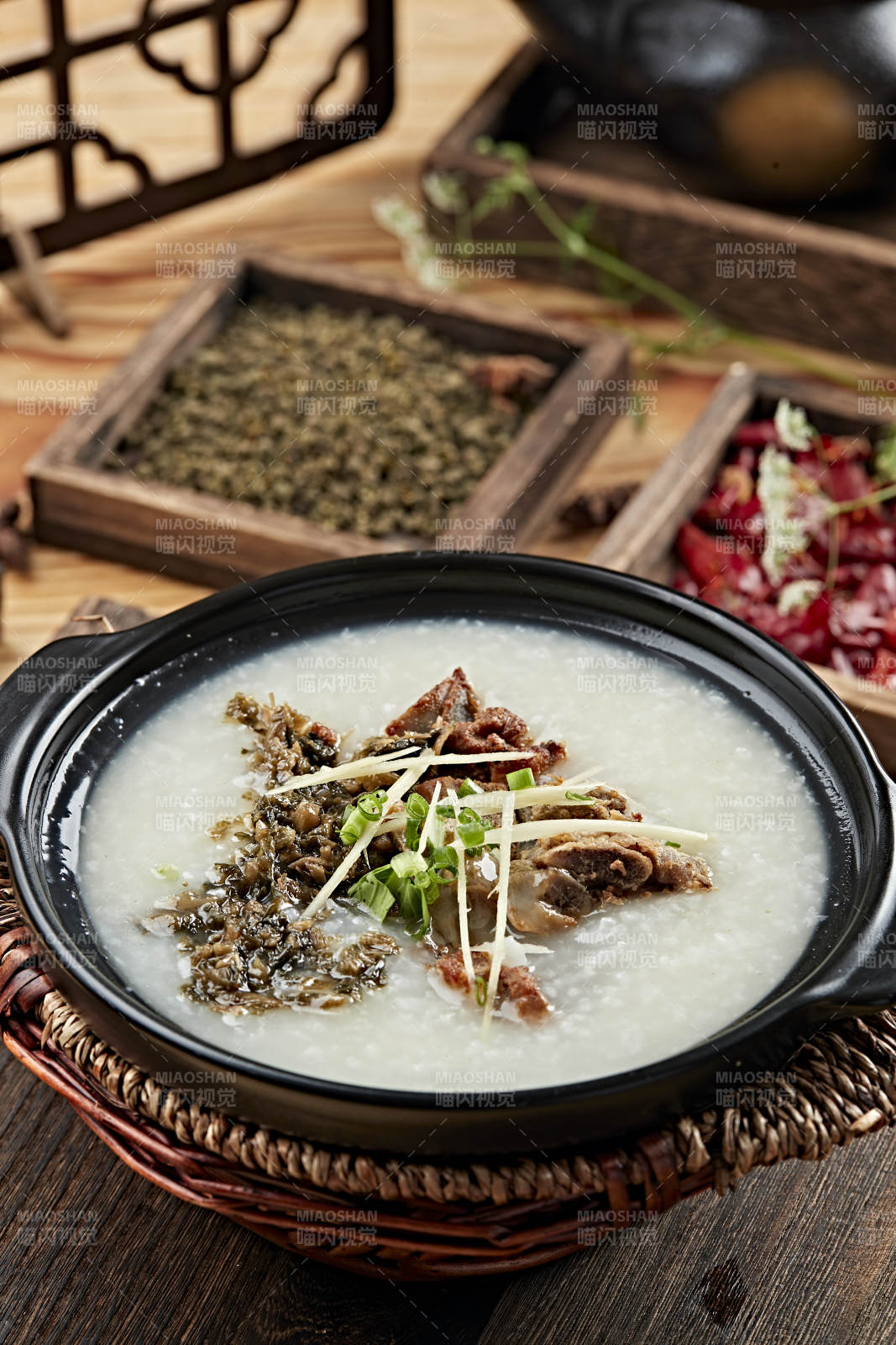 港式茶餐雪菜咸骨粥