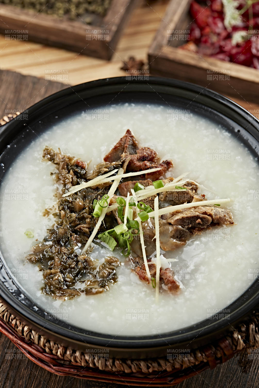 港式茶餐雪菜咸骨粥