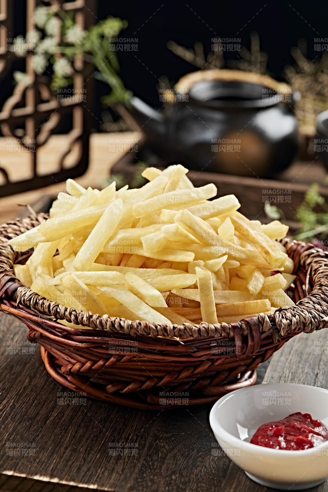 美味炸薯条配番茄酱