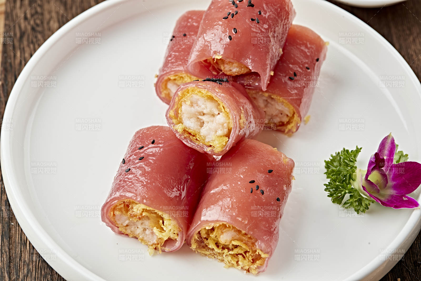 港式茶餐红米皮肠粉炸蛋猪肉卷