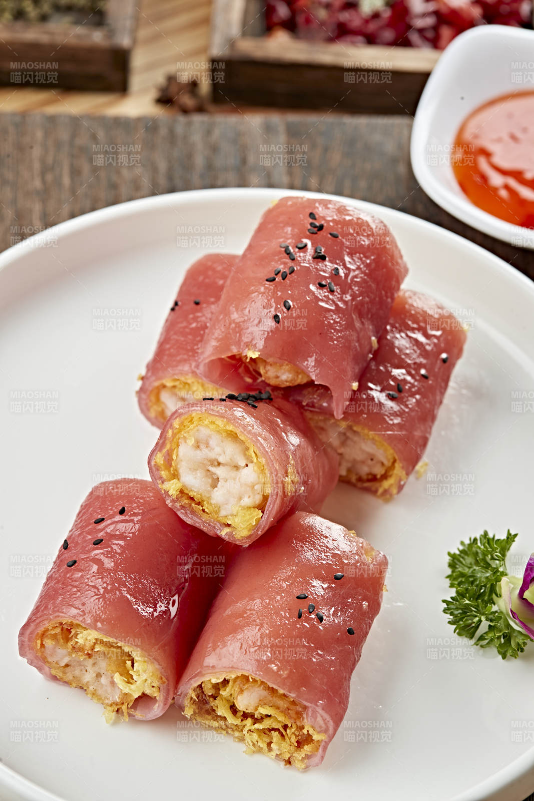 港式茶餐红米皮肠粉炸蛋猪肉卷