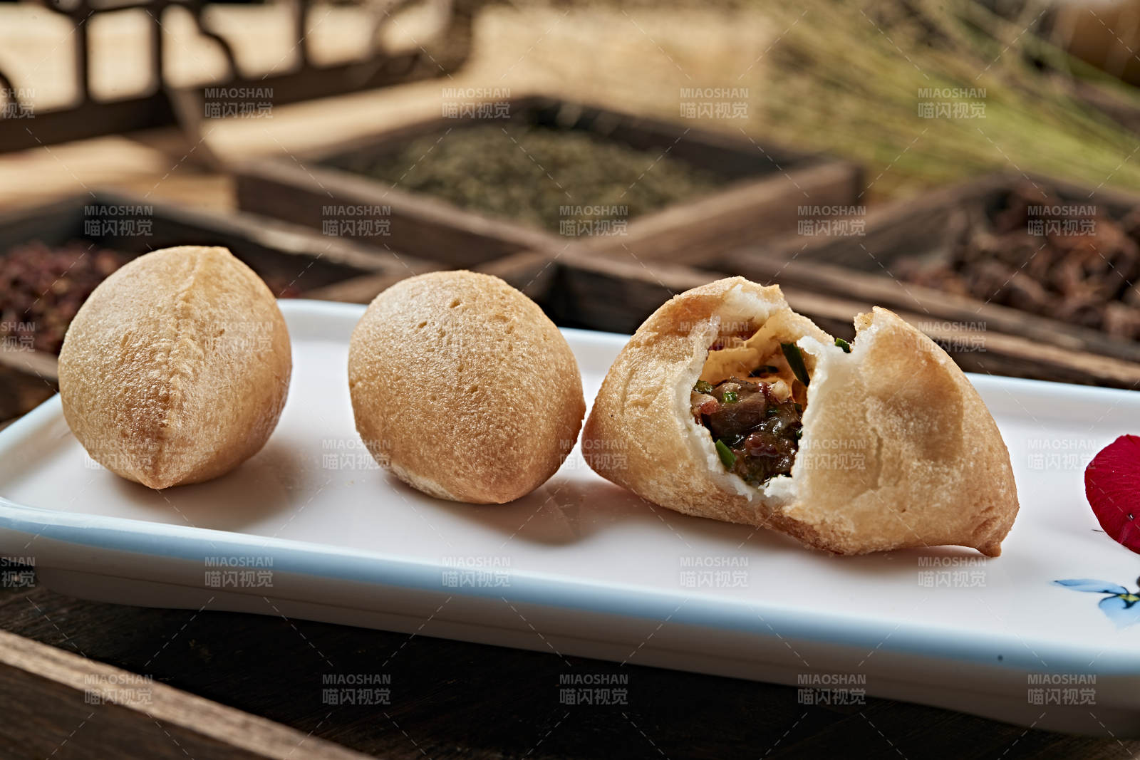 港式茶餐油炸酥皮醬肉包