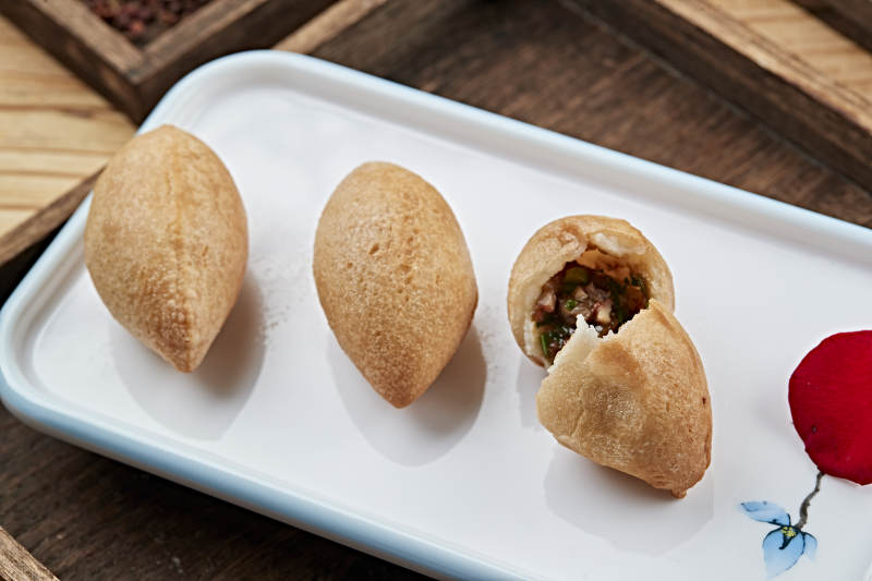 港式茶餐油炸酥皮酱肉包