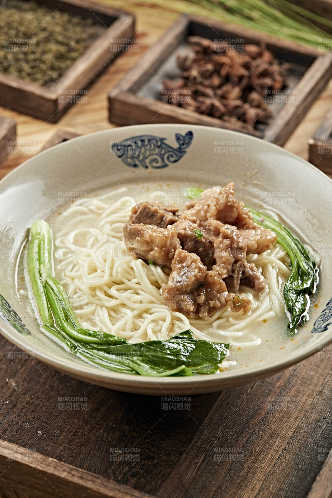 港式茶餐清湯排骨湯面