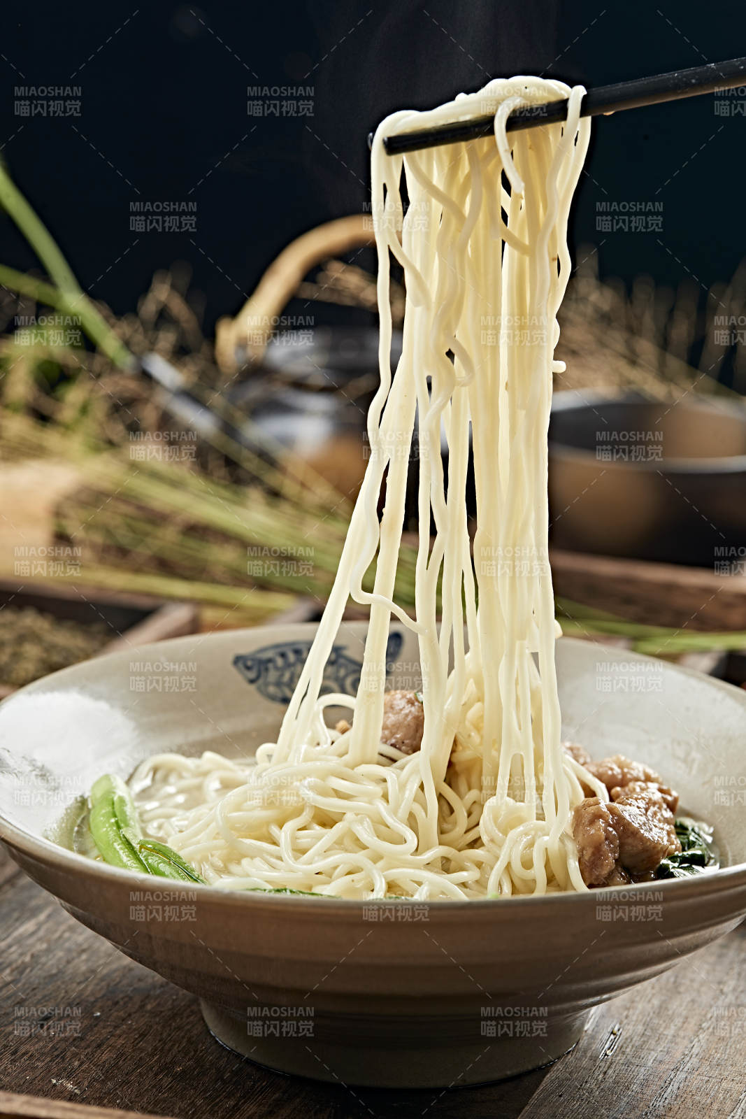 港式茶餐清湯排骨湯面