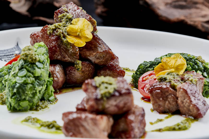 青芥酱菠菜配红烧安格斯牛肋块