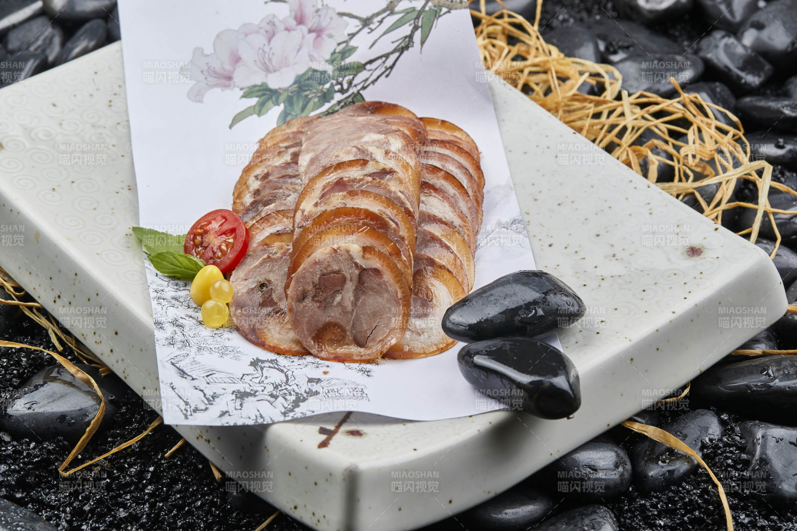 烟熏肘花卷切片