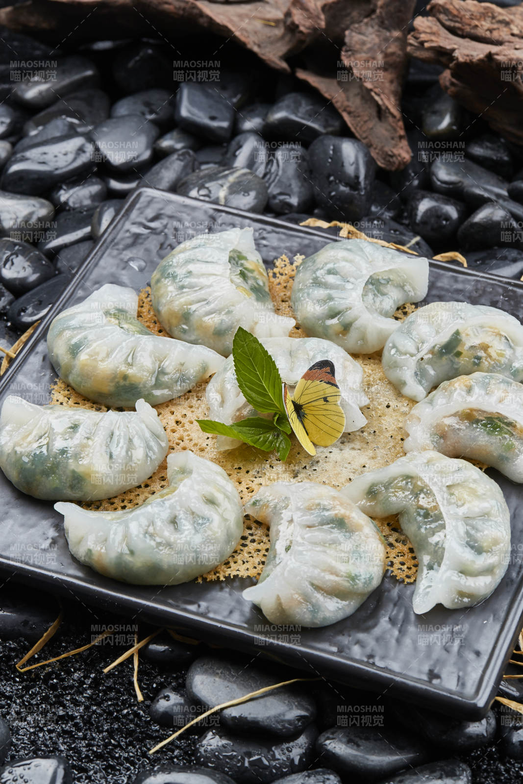 三鲜鸡蛋韭菜虾仁水晶蒸饺