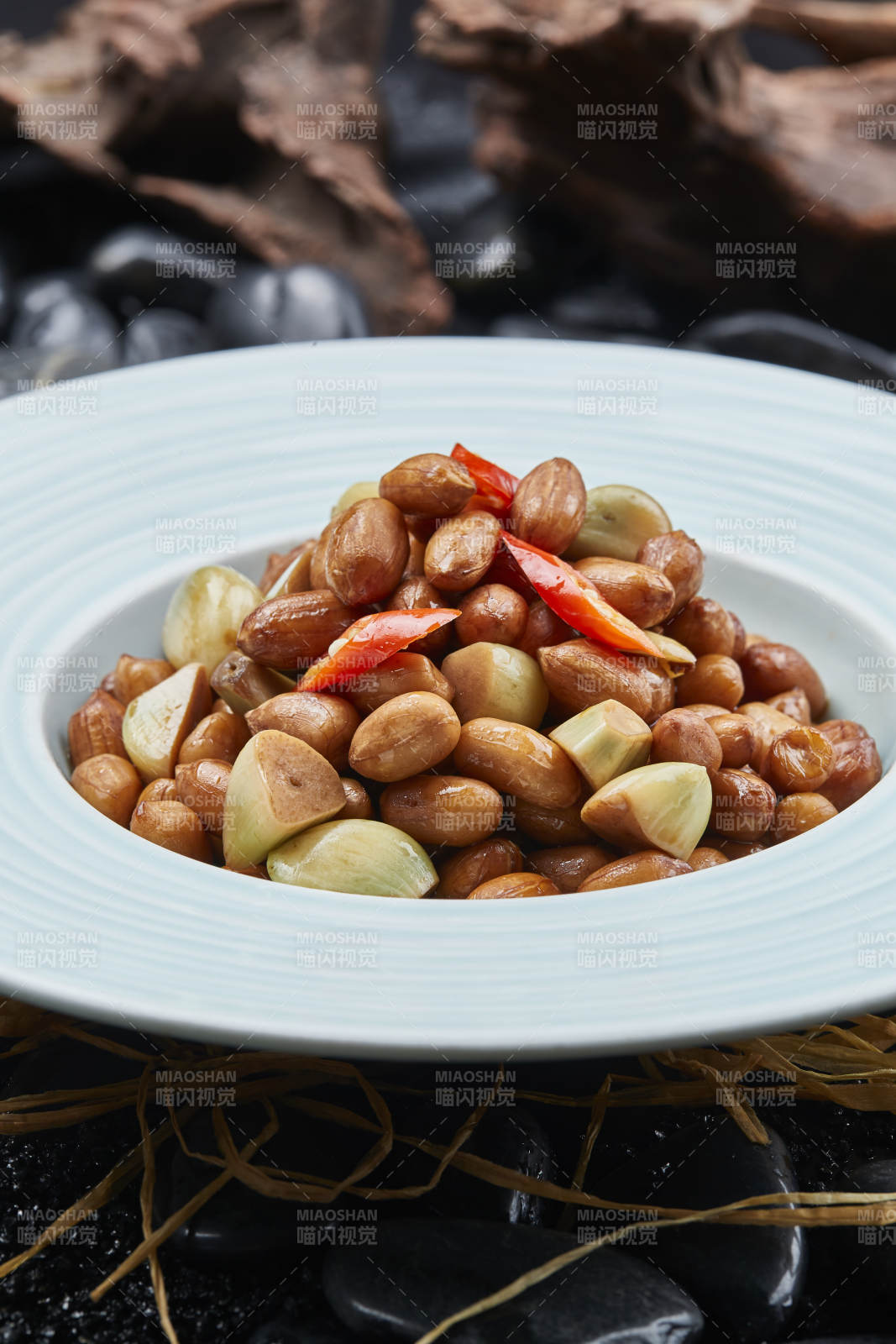 炸果仁花生米椒凉拌腊八蒜