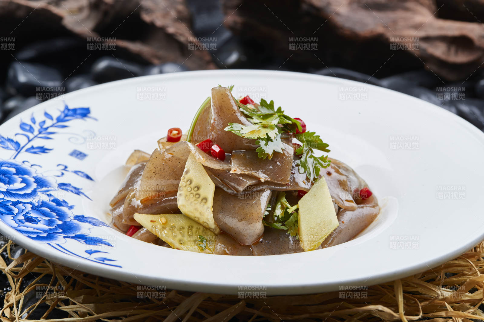 黃瓜片米椒老醋涼拌魚泥凍