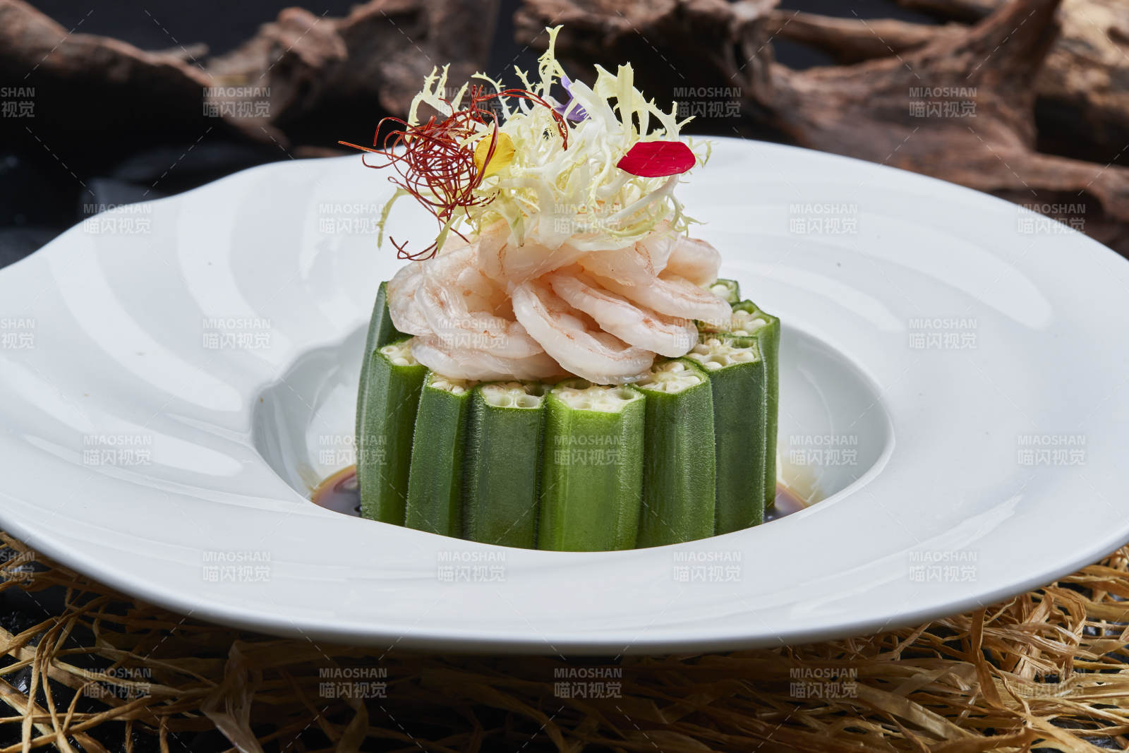 澆汁鮮秋葵配水晶大蝦仁