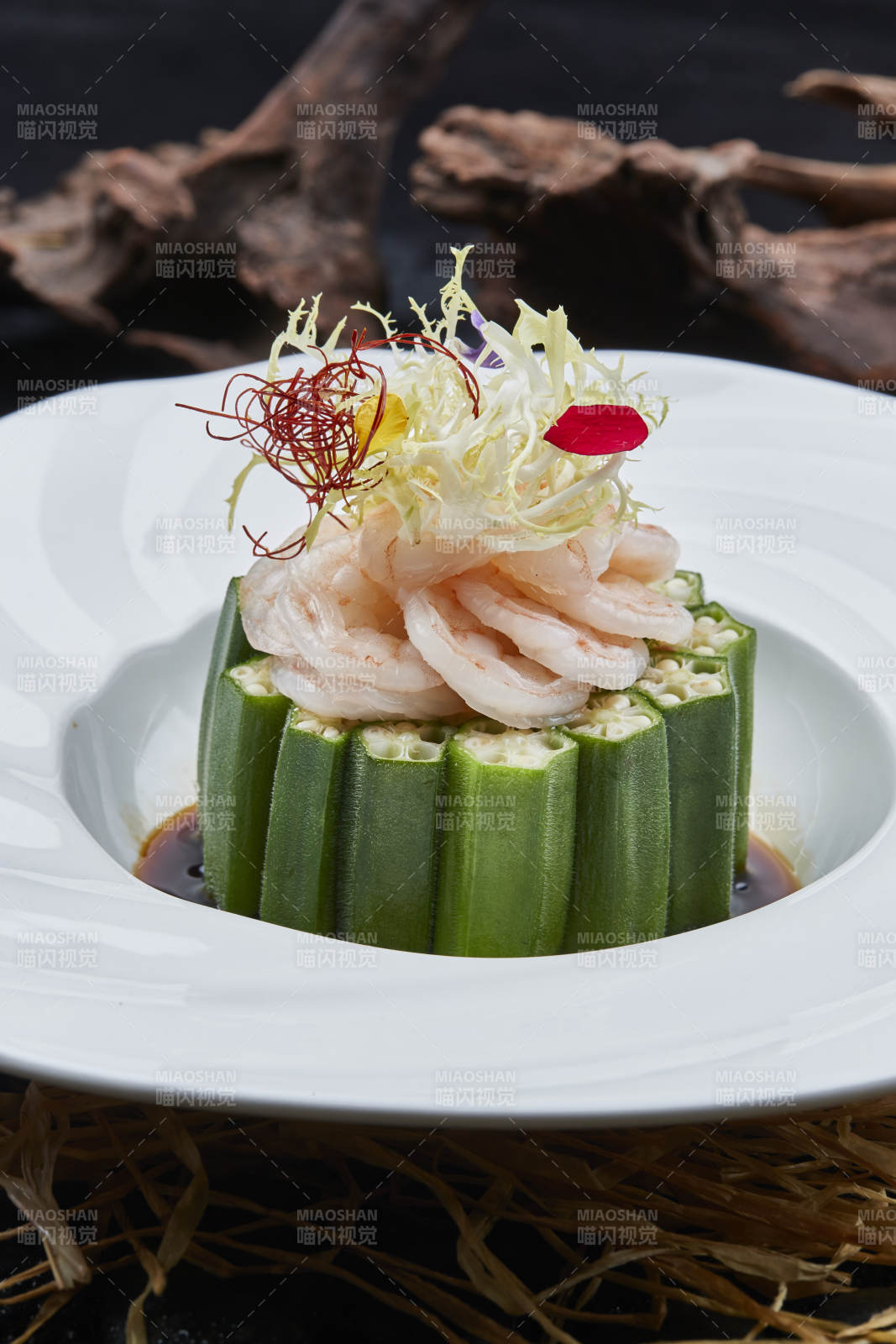 澆汁鮮秋葵配水晶大蝦仁