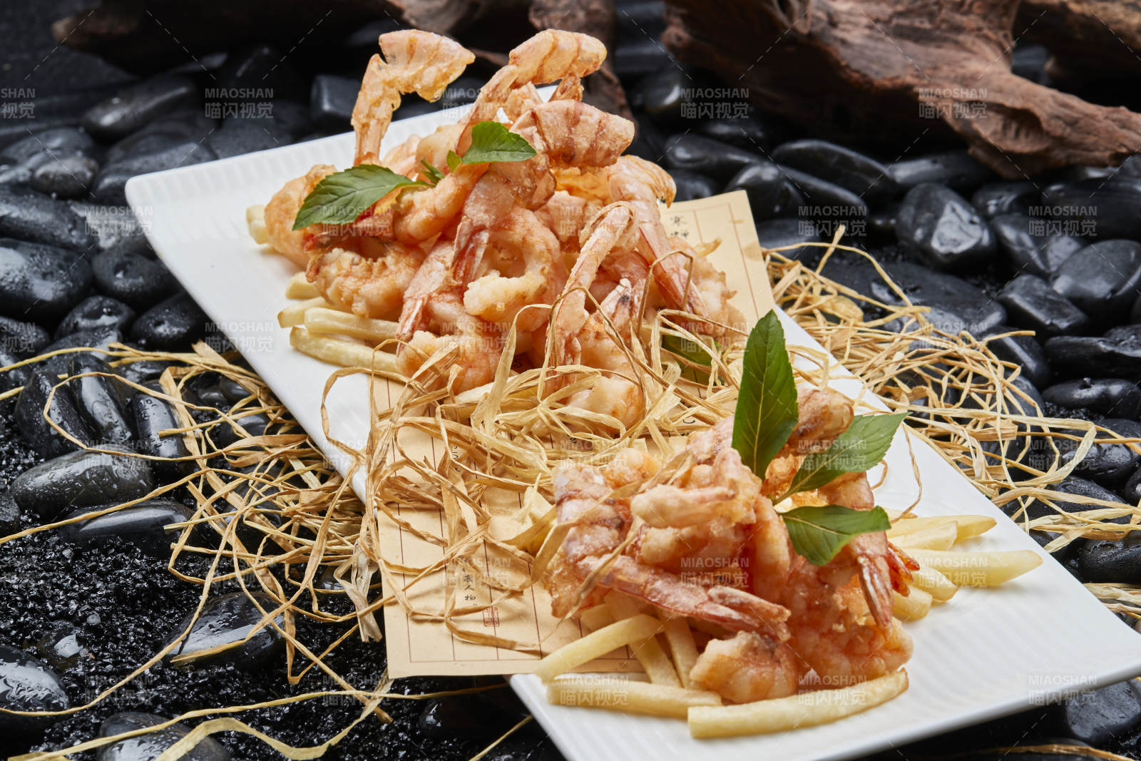 油炸薯條配去頭干炸大對蝦