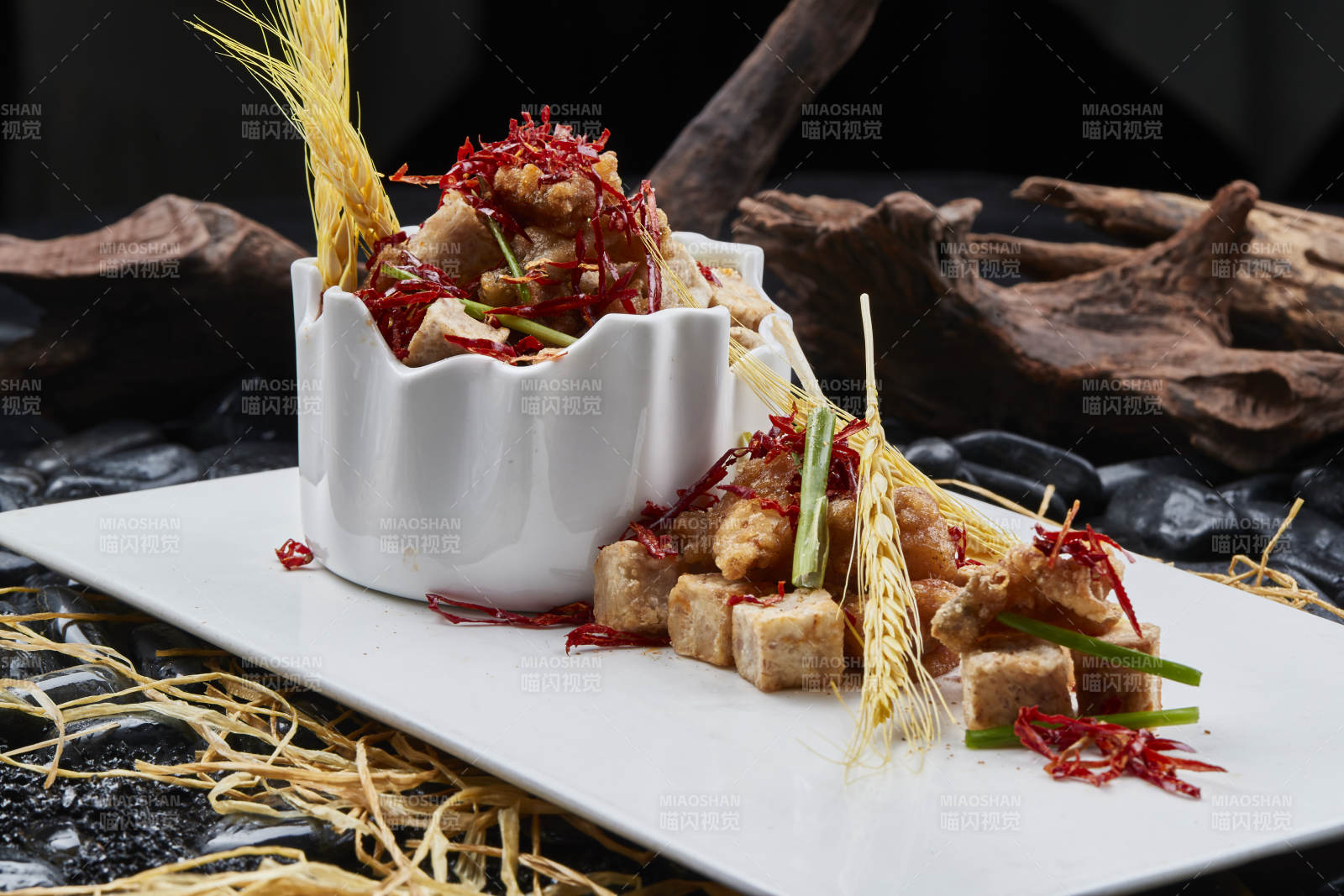 紅椒絲配軟炸手打如豆腐