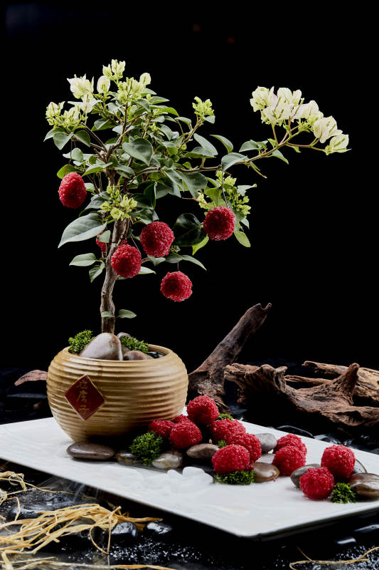 楊梅樹下楊梅果炸蝦球