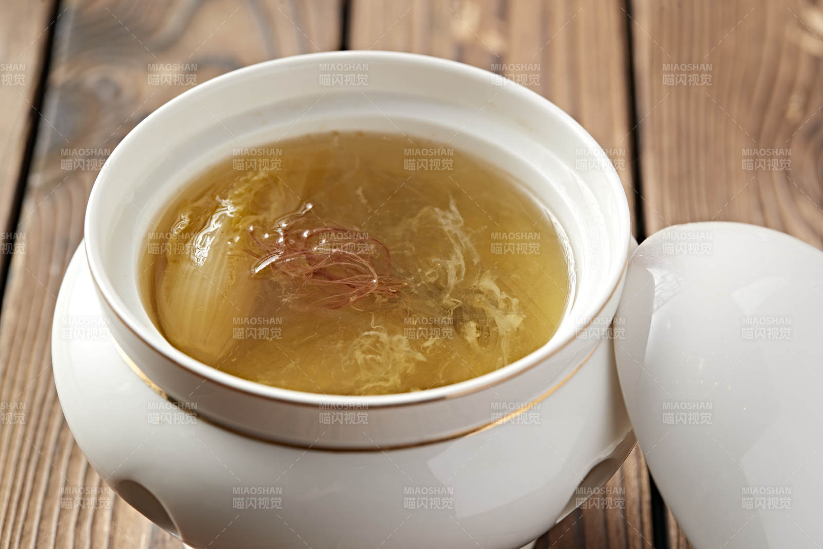 菜心魚(yú)翅金華火腿湯