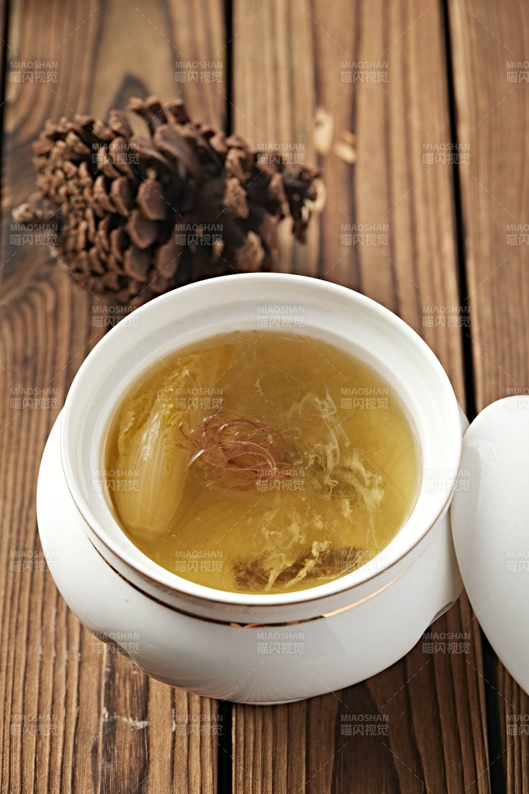 菜心魚翅金華火腿湯