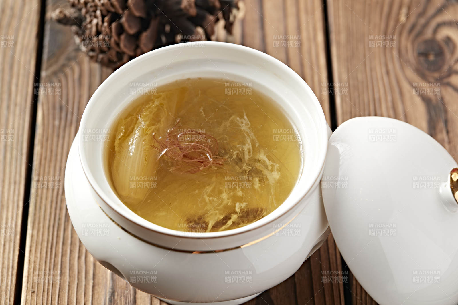 菜心魚翅金華火腿湯