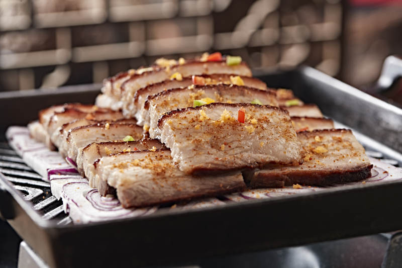 炙子铁板香烤五花肉