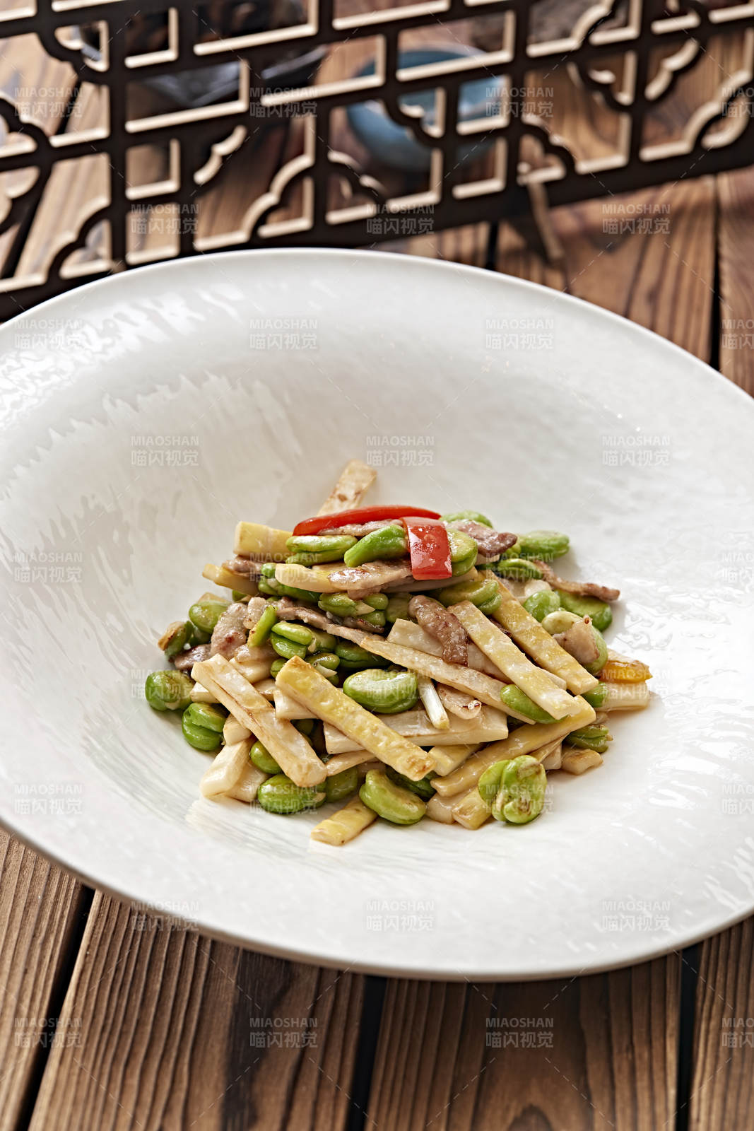 青蚕豆酸笋炒牛粒