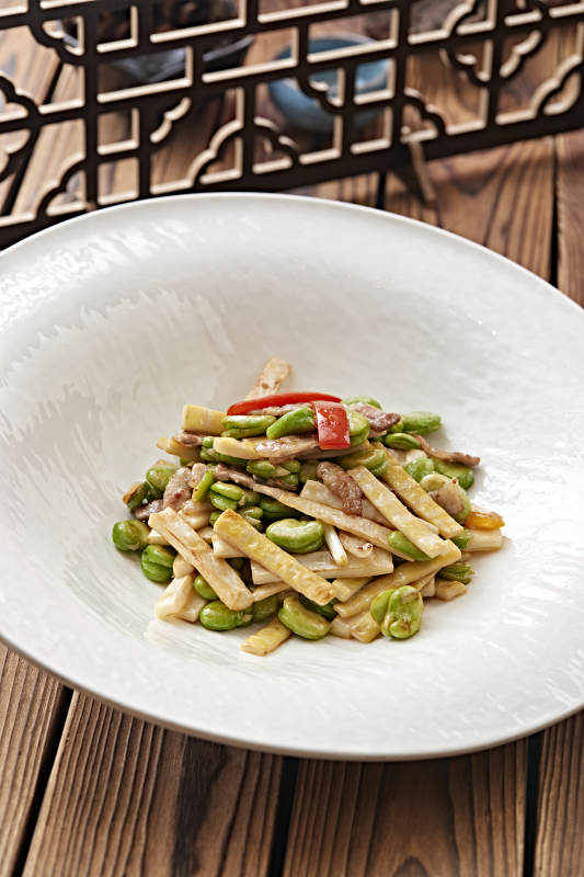 青蚕豆酸笋炒牛粒