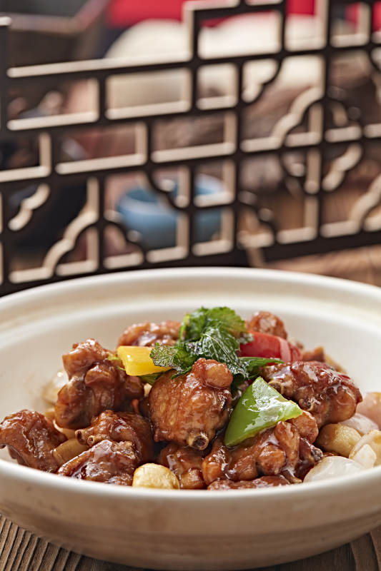 砂锅彩椒蒜香鸡腿堡