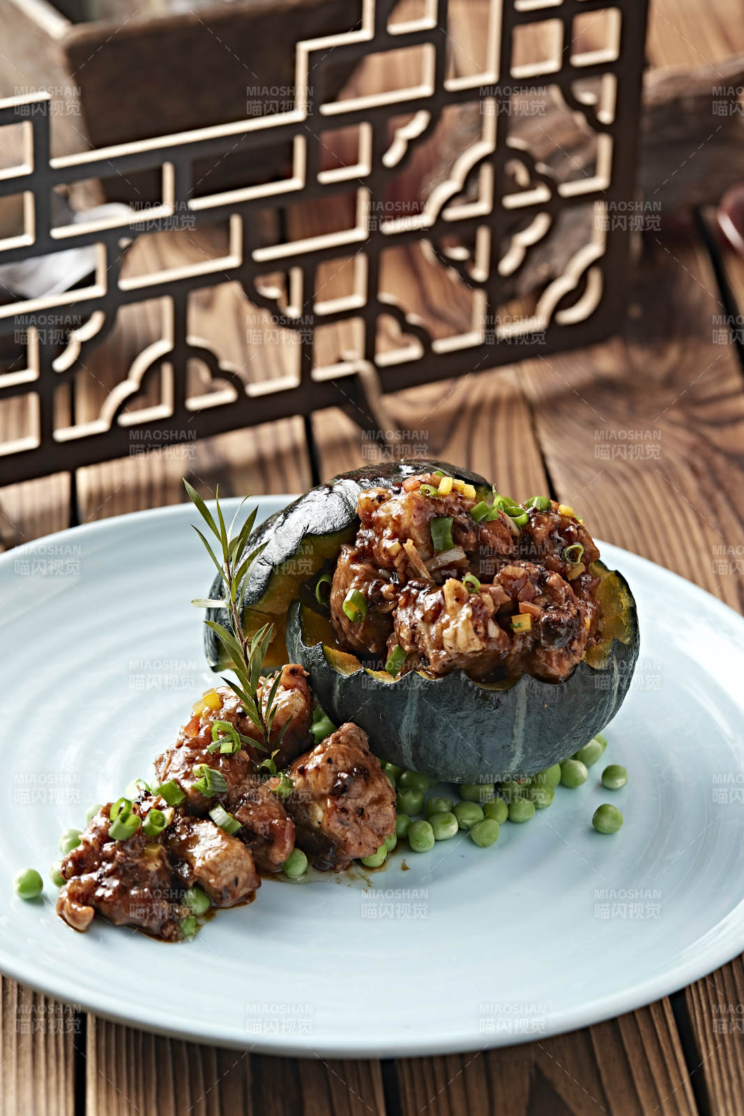 青豆金瓜红烧蒜香排骨