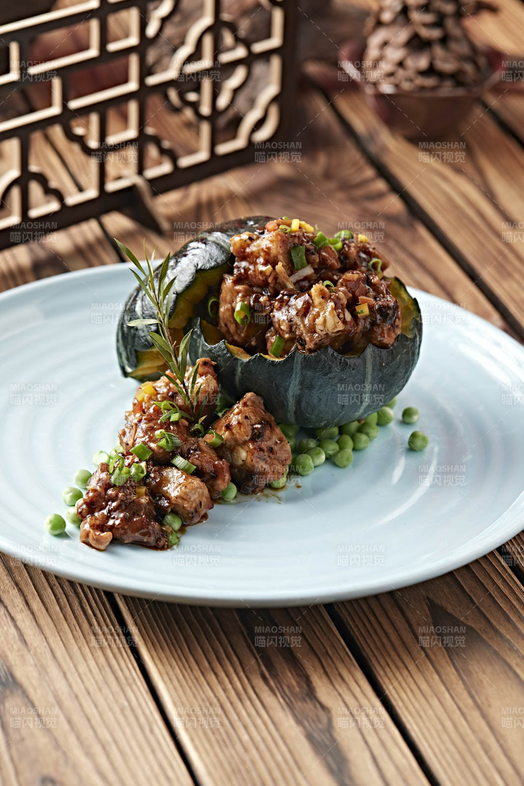 青豆金瓜红烧蒜香排骨