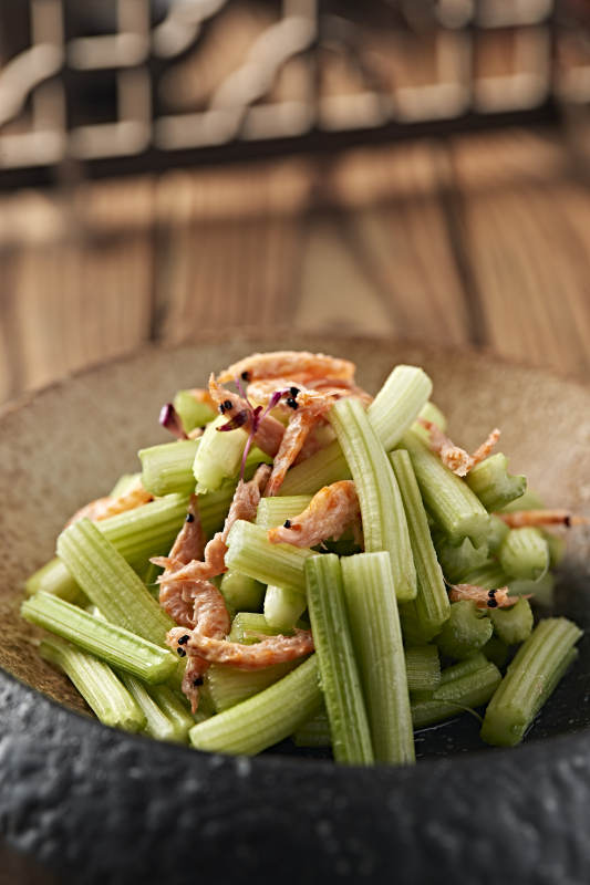 涼拌西芹櫻花蝦干