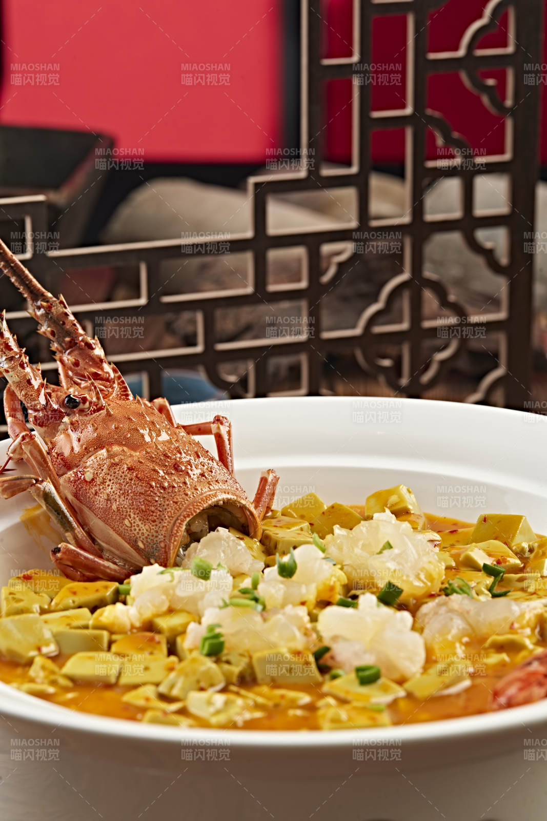 咖喱汁炖澳洲龙虾配鸡蛋豆腐