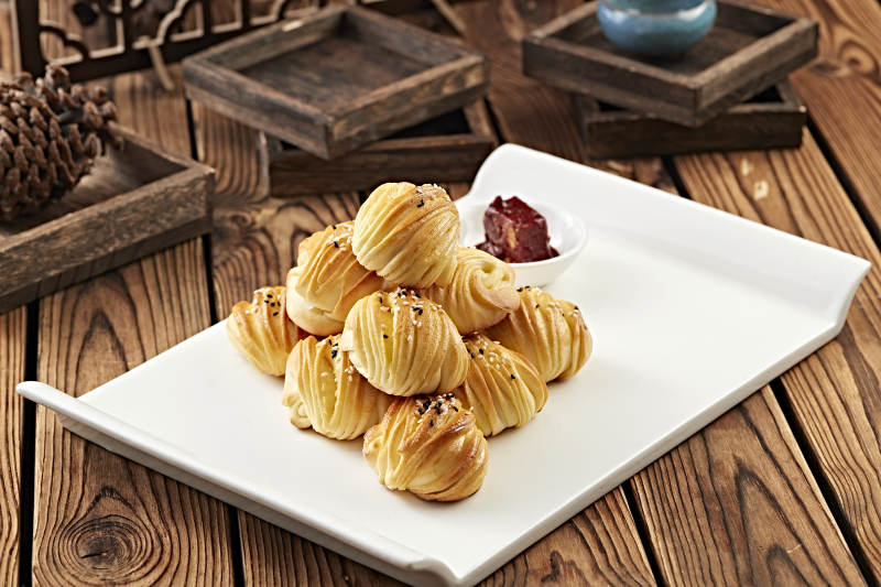 烘烤麻油小花卷