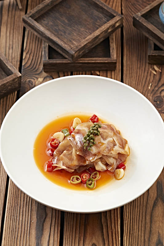 红油香辣压猪耳脆切片