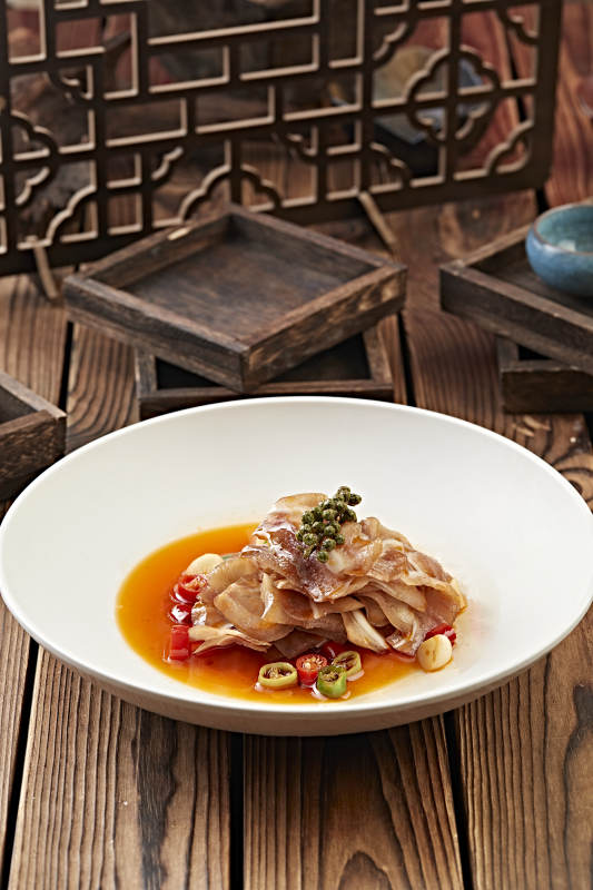 红油香辣压猪耳脆切片