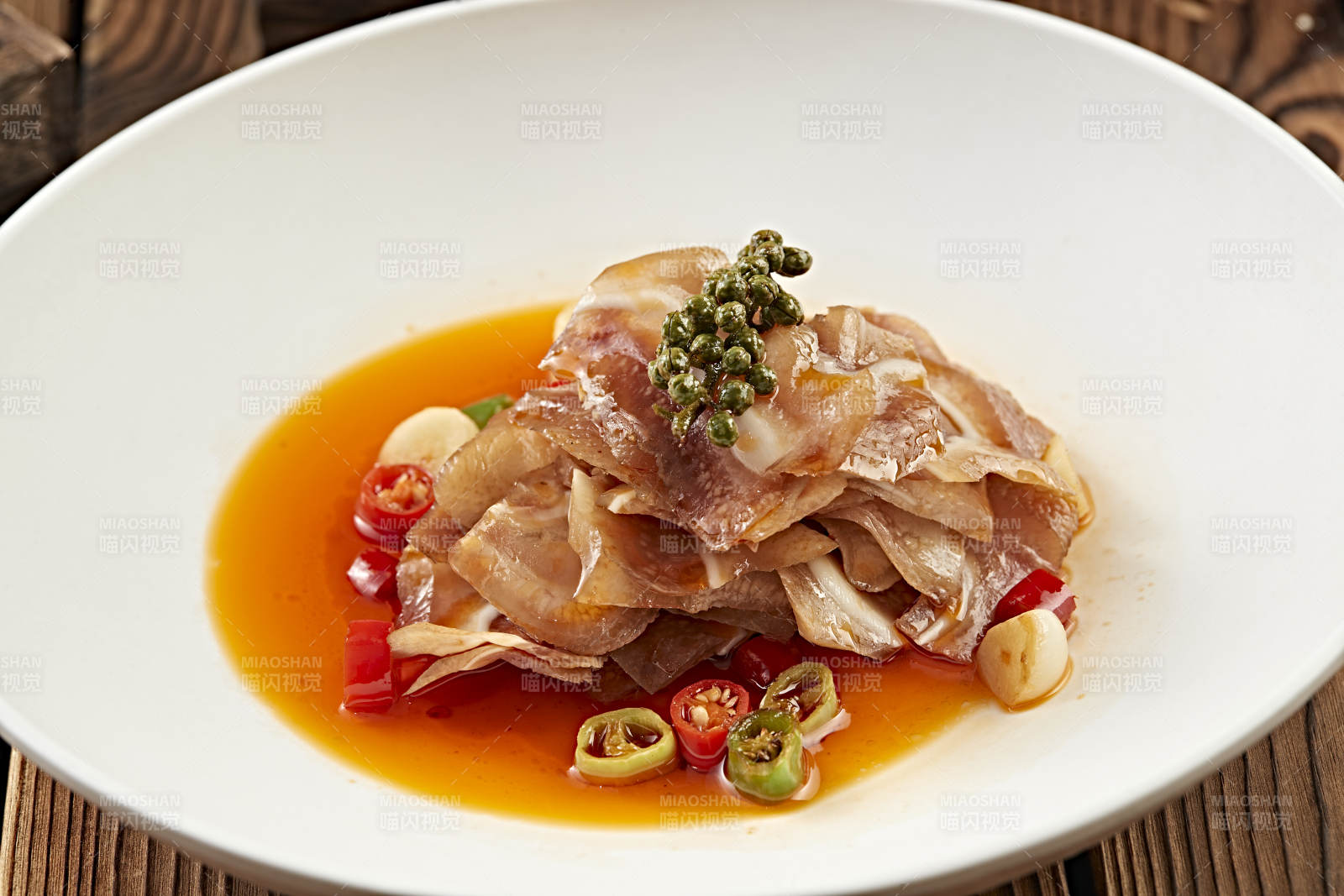 红油香辣压猪耳脆切片